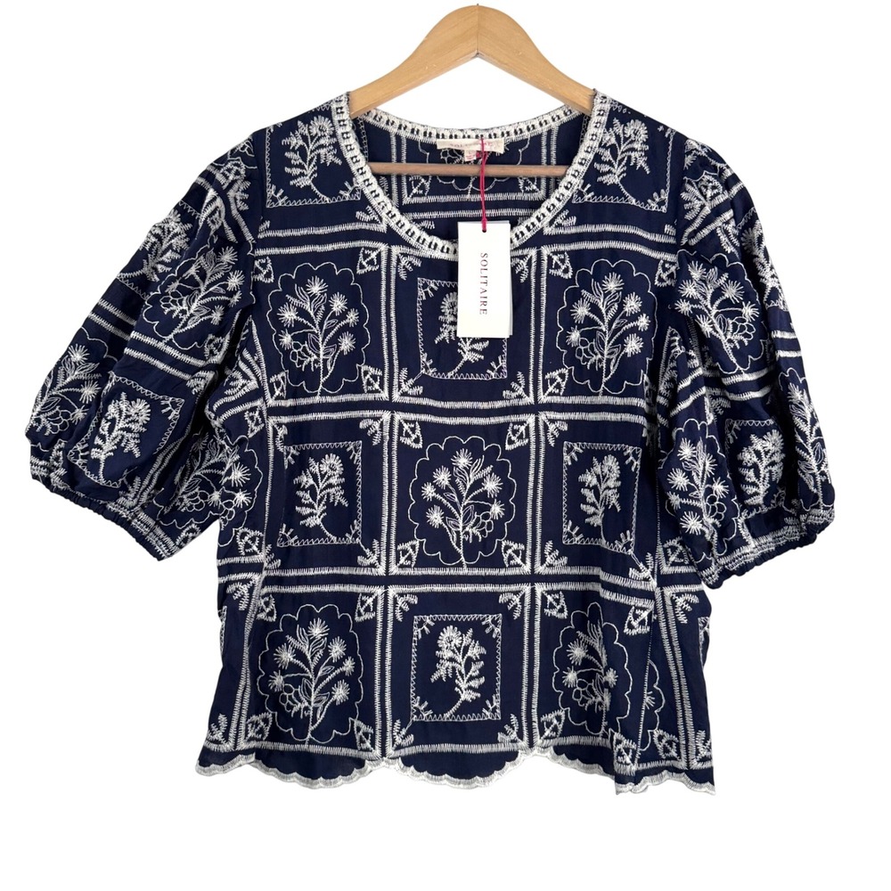 Solitaire Embroidered Blouse sz L Navy Blue White Puff Sleeve Scalloped boho - Picture 1 of 7